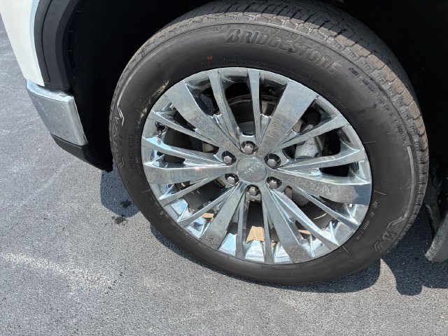 Used 2023 White GMC SLT image 6