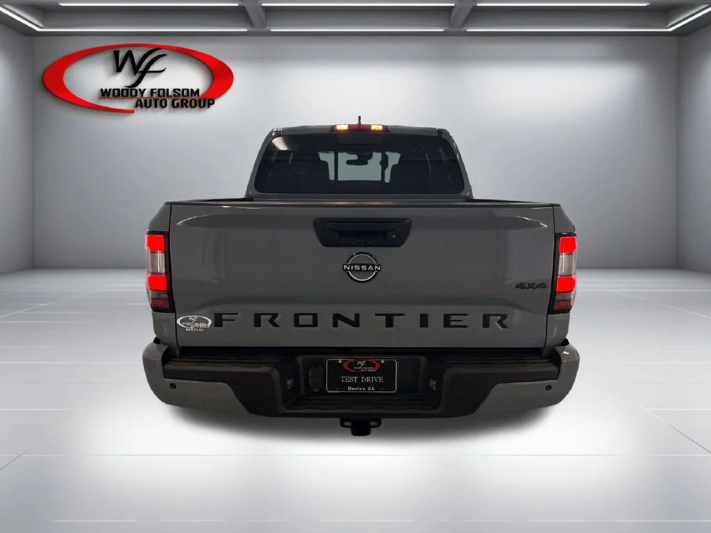 New 2027 Boulder Gray Pearl Nissan Crew Cab SV image 7