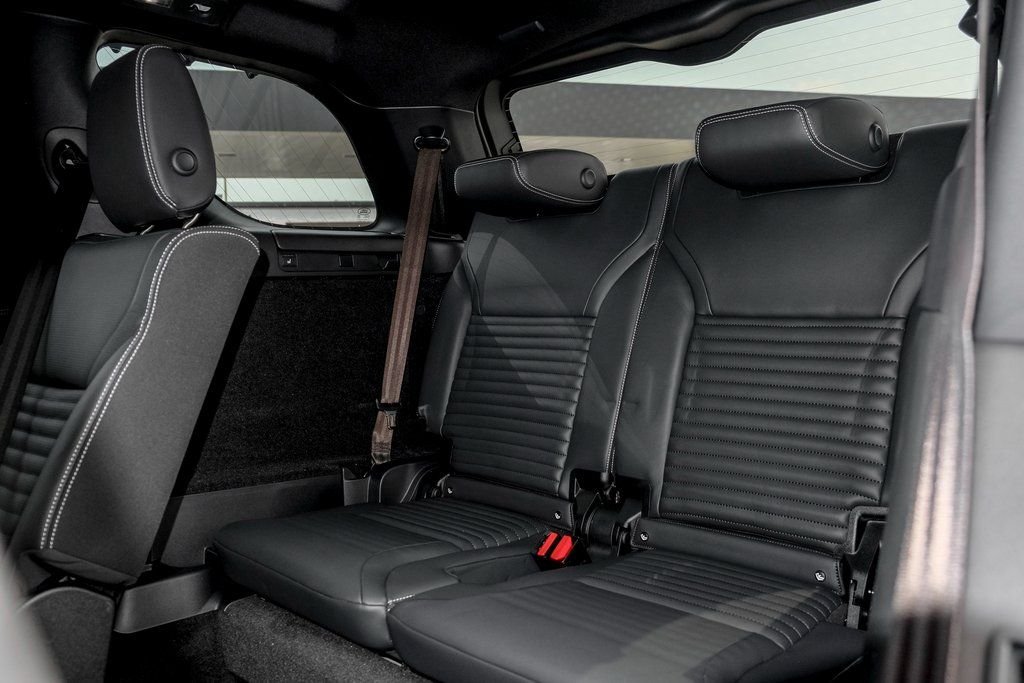 2025 Land Rover Discovery Dynamic SE - Photo 16