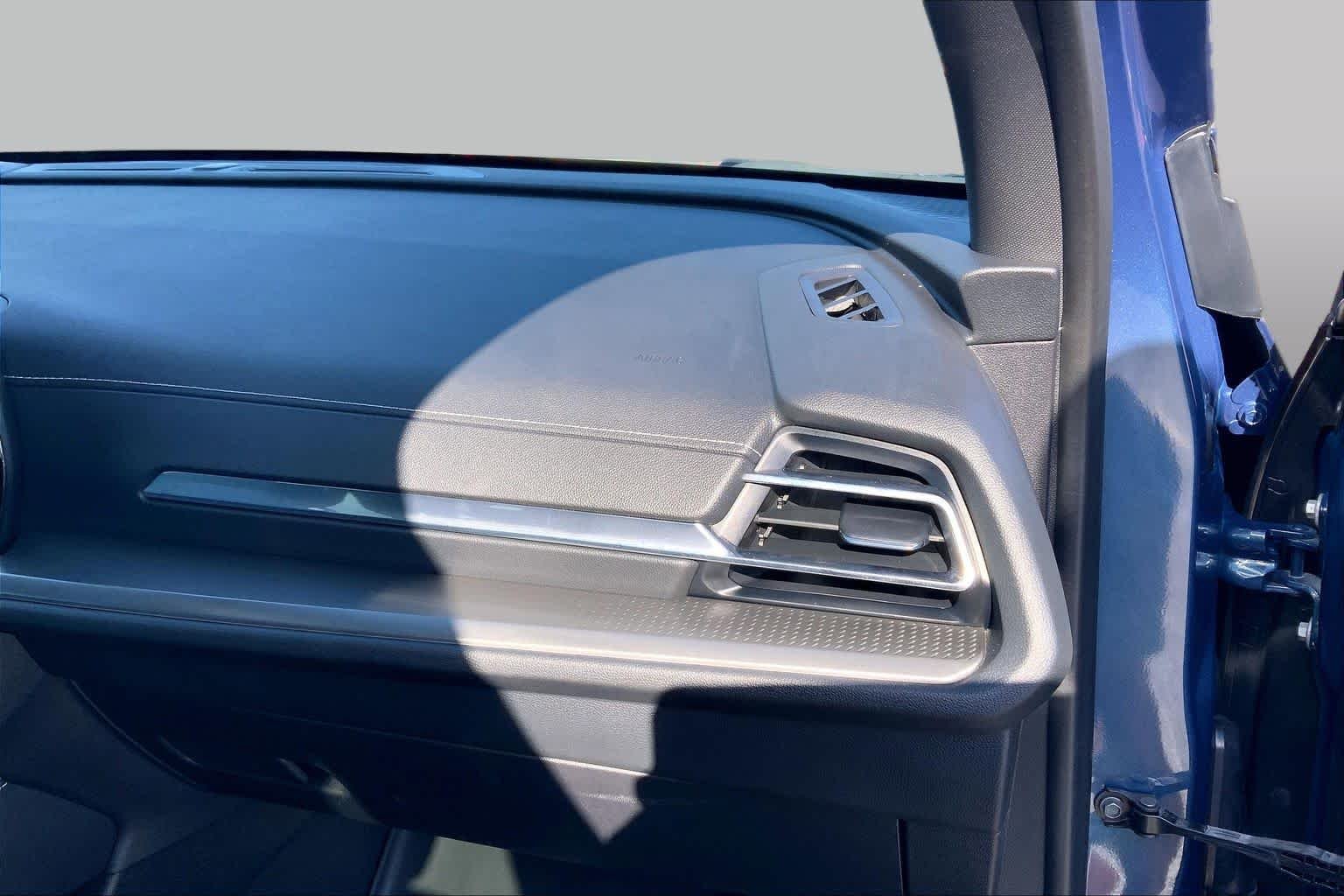 Used 2025 Lakeshore Blue Metallic Chevrolet FWD LT image 19