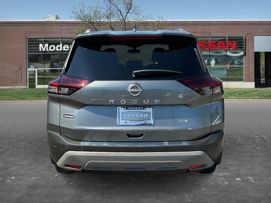 Certified Used 2023 Gun Metallic Nissan SV image 3
