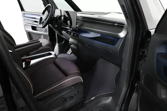 2025 Volkswagen ID. Buzz PRO S - Photo 12