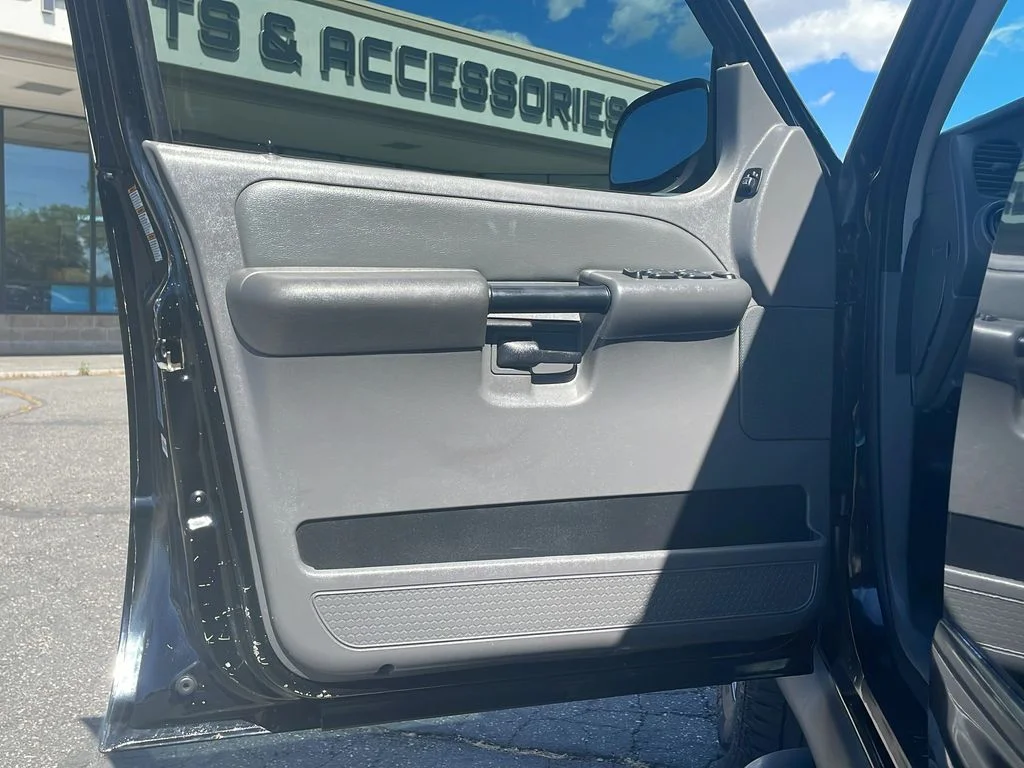 Used 2005  Ford Adrenalin image 10