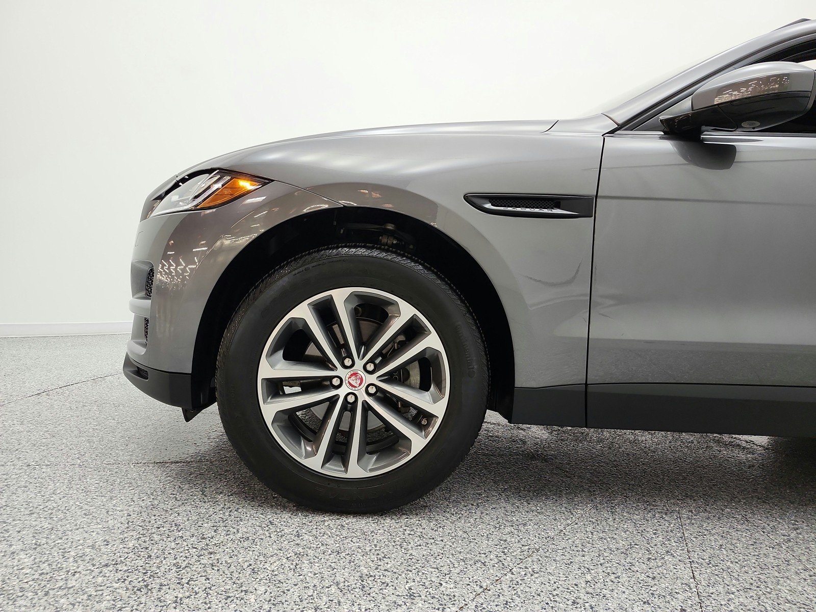 Used 2018 Corris Grey Metallic Jaguar 25t Prestige AWD image 38