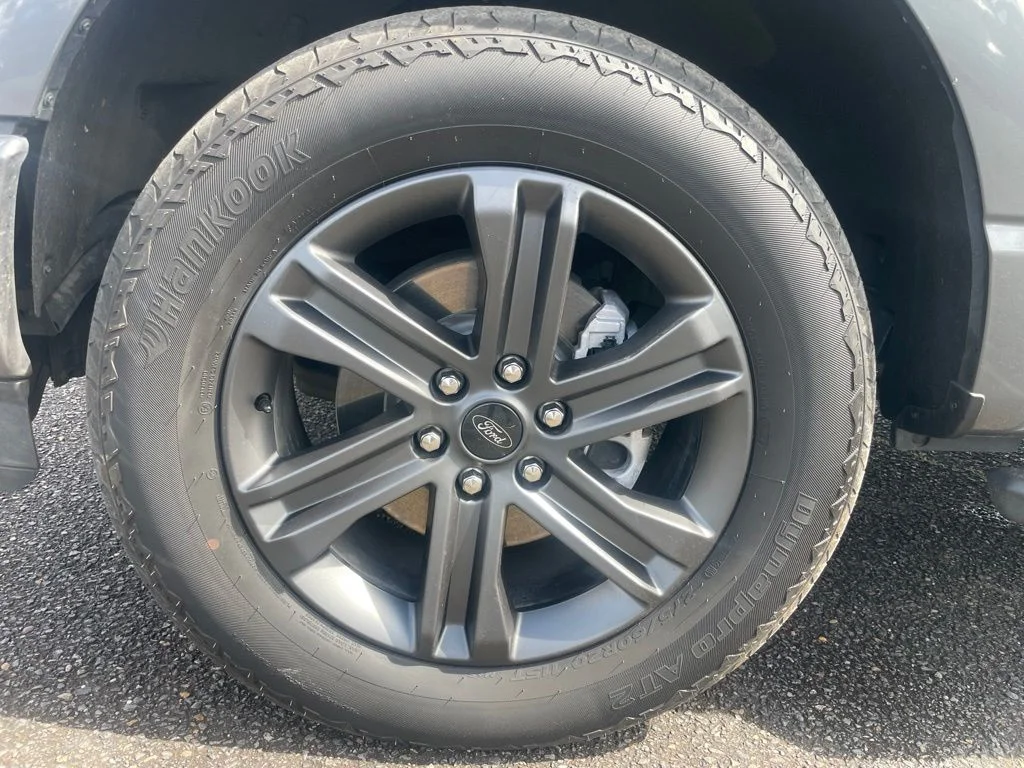 Used 2023 Gray Metallic Ford XLT image 18