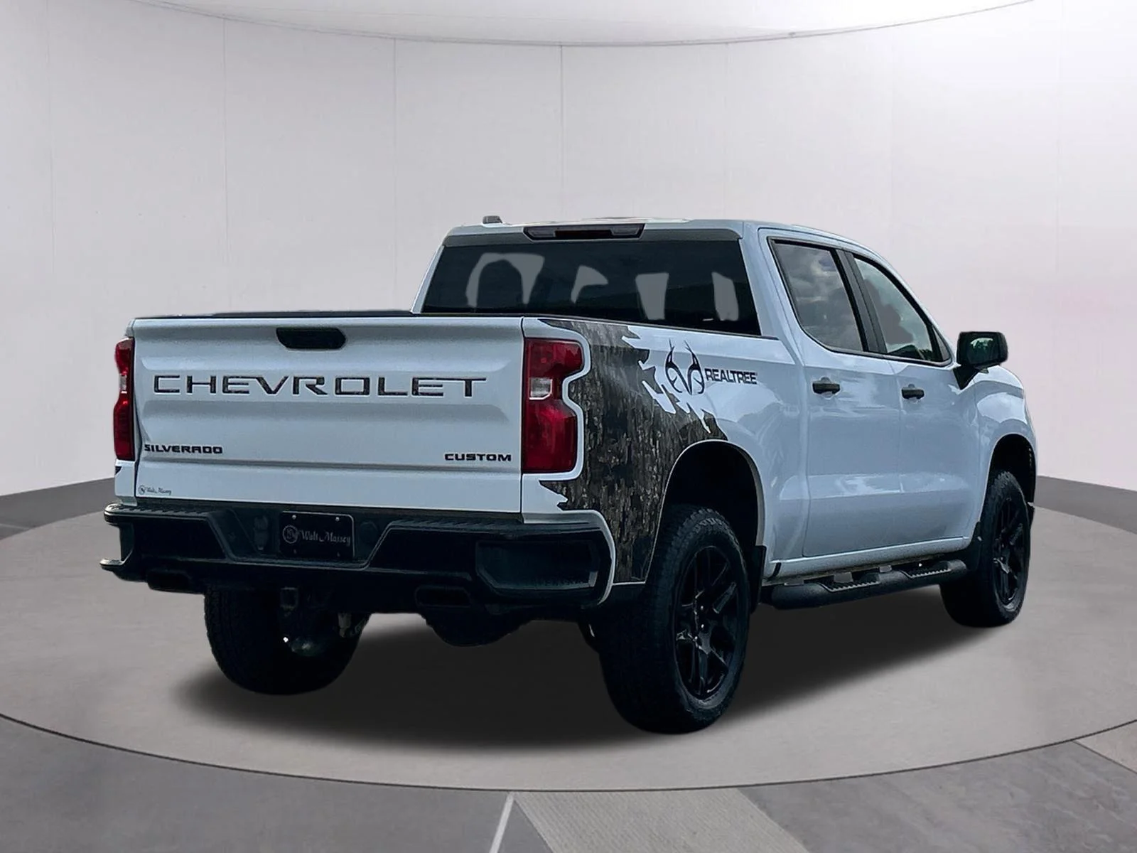 Used 2024 Summit White Chevrolet Custom Trail Boss image 6