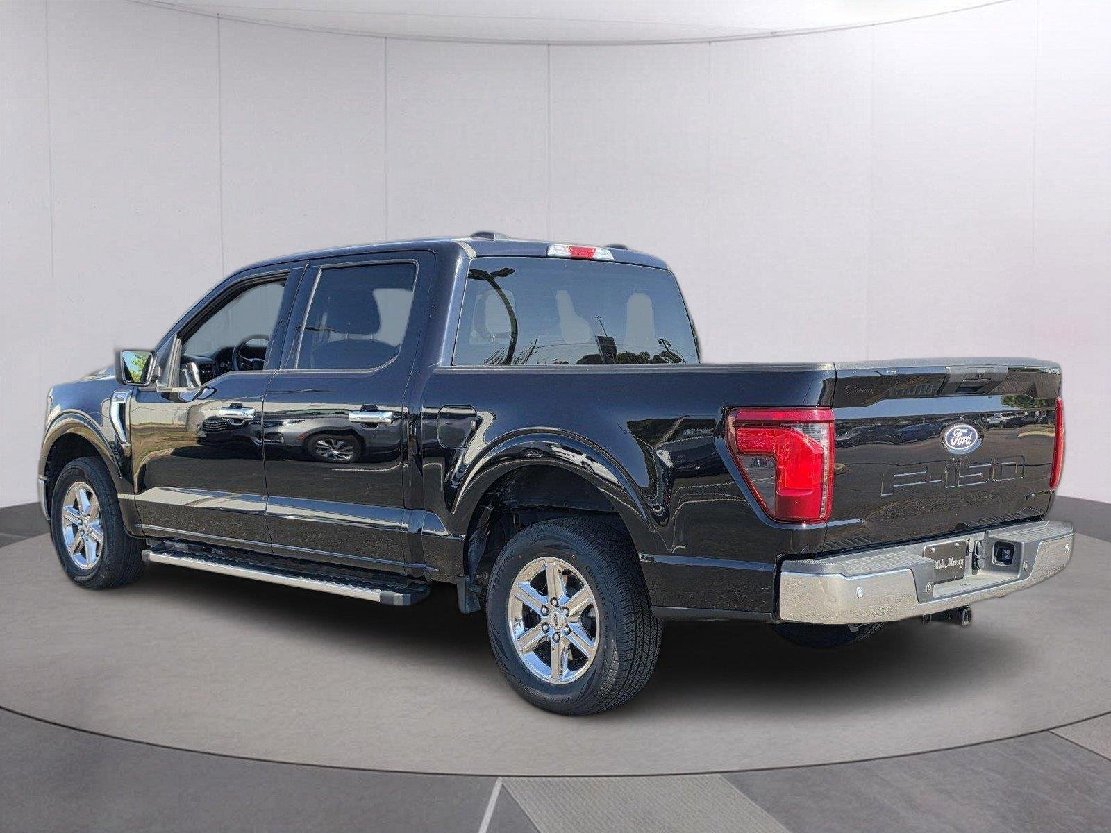 Used 2025  Ford XLT image 3