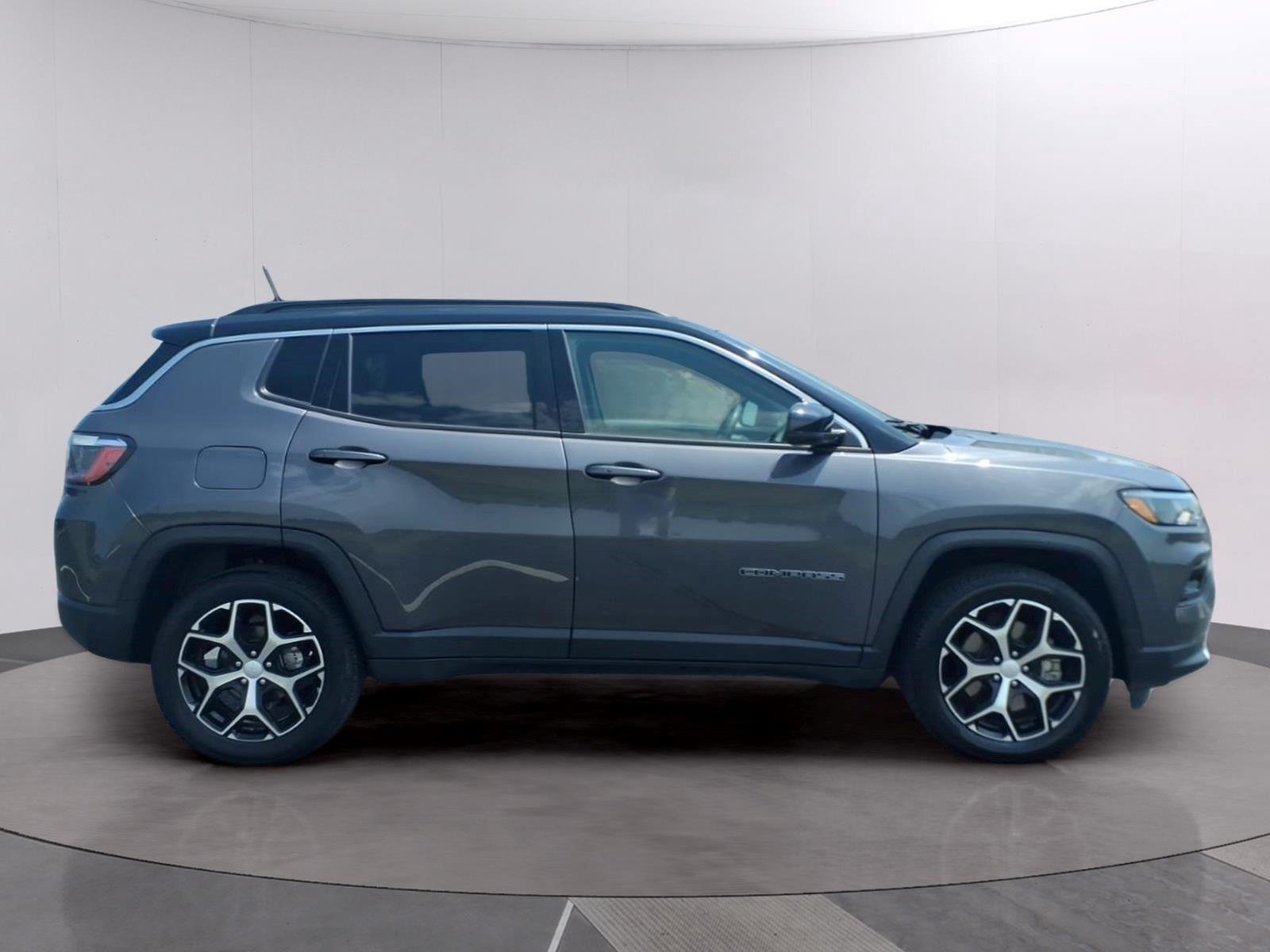 Used 2024 Baltic Gray Metallic Clearcoat Jeep Limited image 8