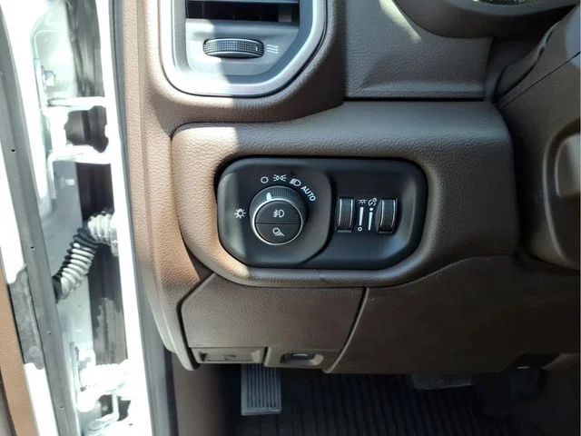 Used 2025 White Ram Laramie image 22