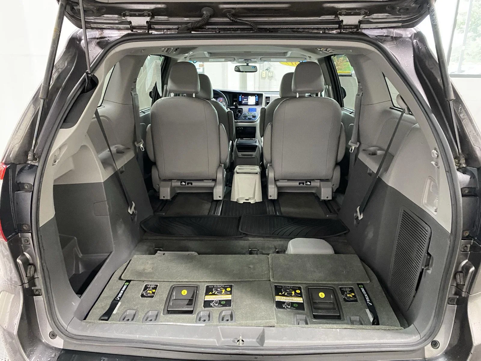 Used 2017 Predawn Gray Mica Toyota XLE image 22