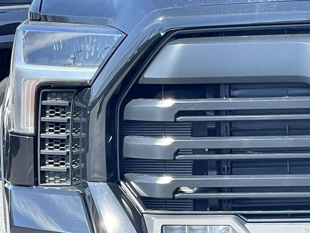 2025 Toyota Tundra SR5 - Photo 13