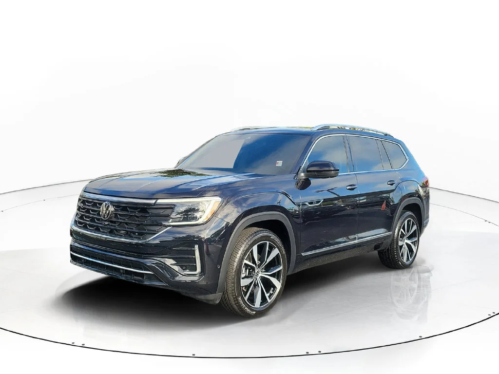 Used 2026  Volkswagen SEL Premium R-Line image 2