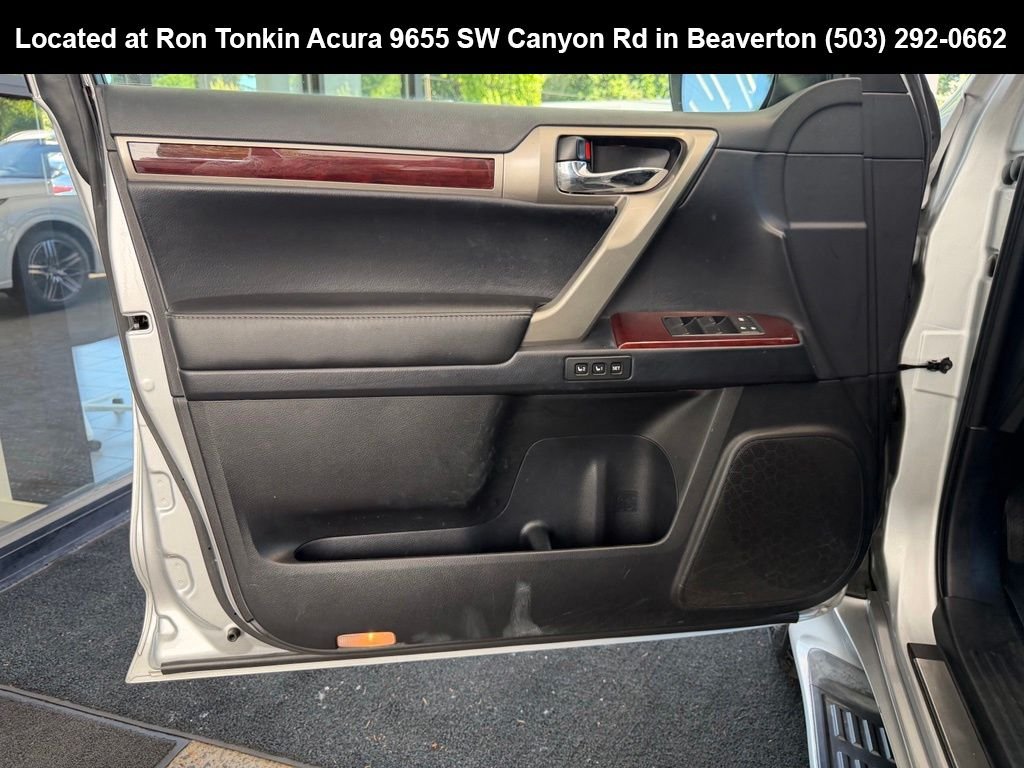 Used 2016 Silver Lining Metallic Lexus 460 image 11