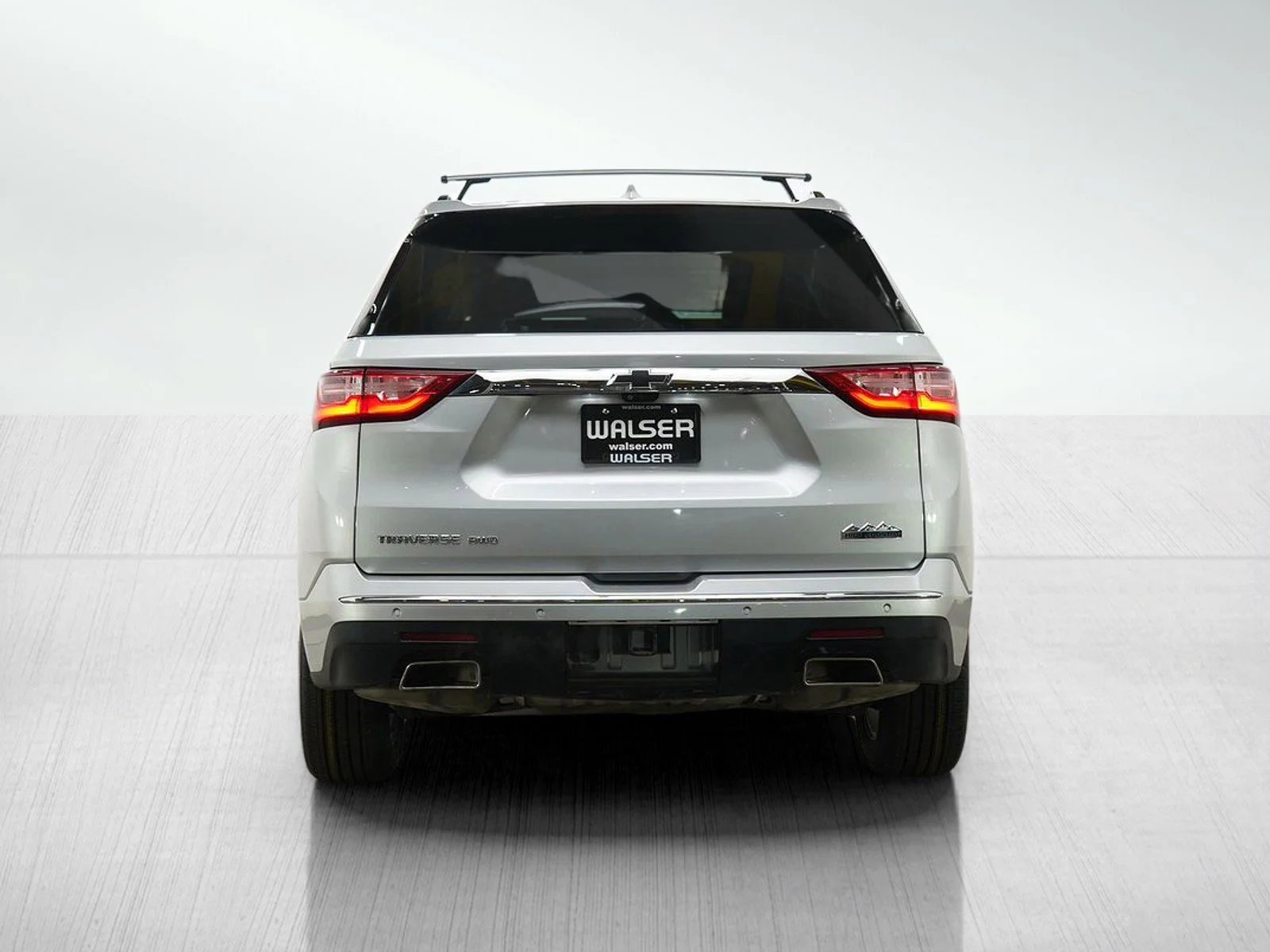 Used 2020 Silver Ice Metallic Chevrolet High Country image 4