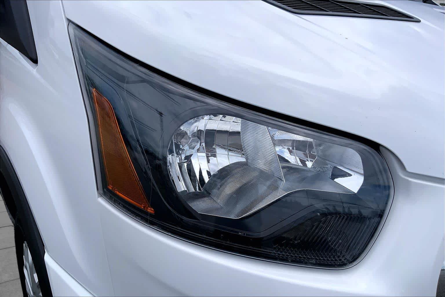 Used 2025 Oxford White Ford XLT image 26