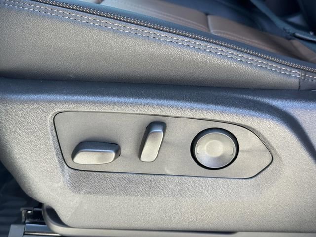 2025 Chevrolet Silverado 3500 HD High Country - Photo 37