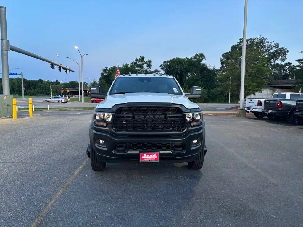New 2024 Bright White Clear-Coat Exterior Paint RAM Tradesman image 10