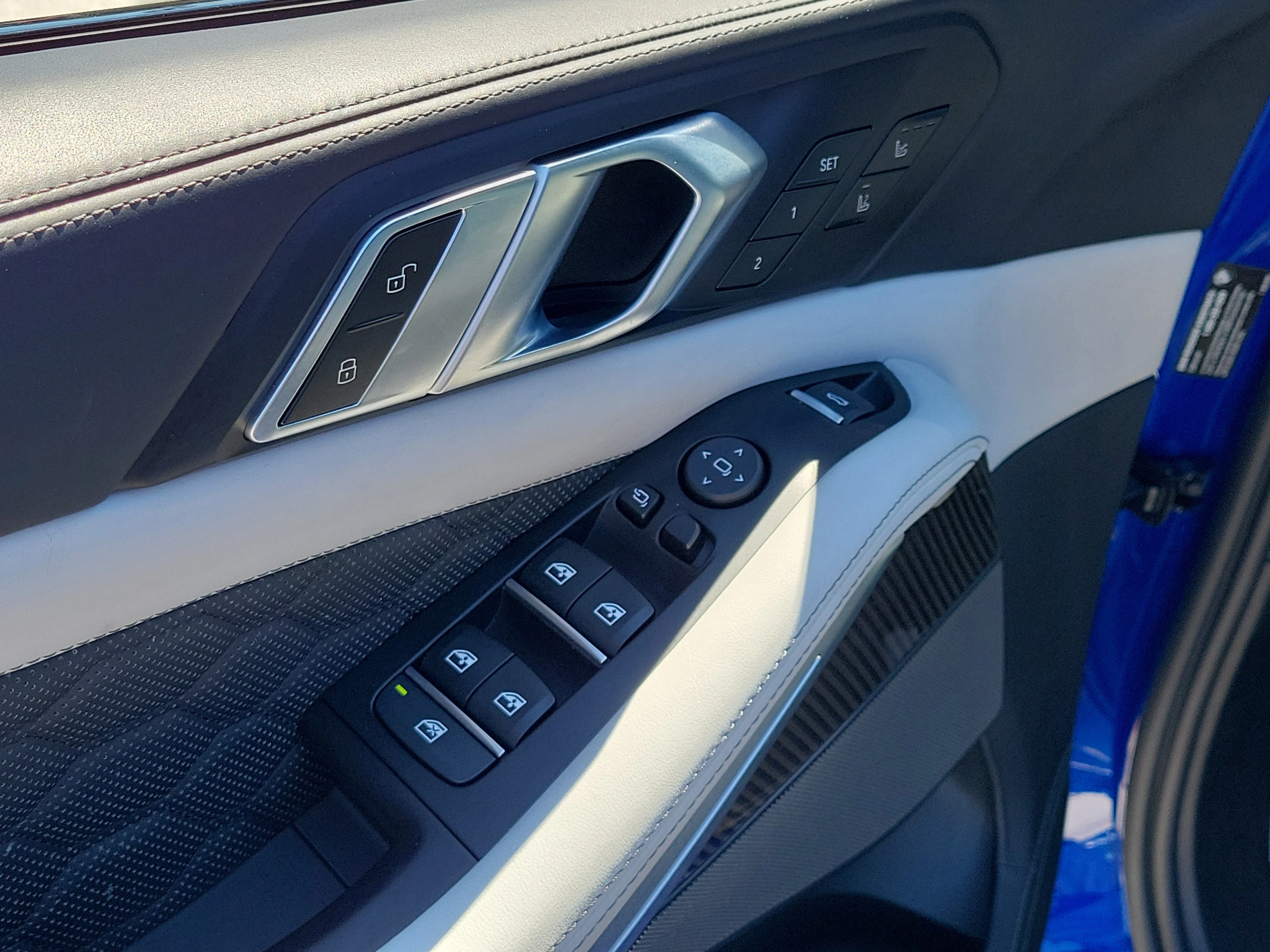 Used 2022 Marina Bay Blue Metallic BMW Base image 20