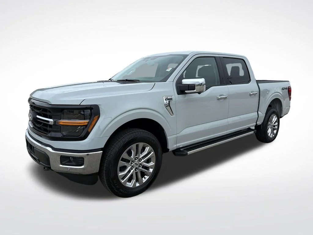 New 2026 White Ford XLT image 3