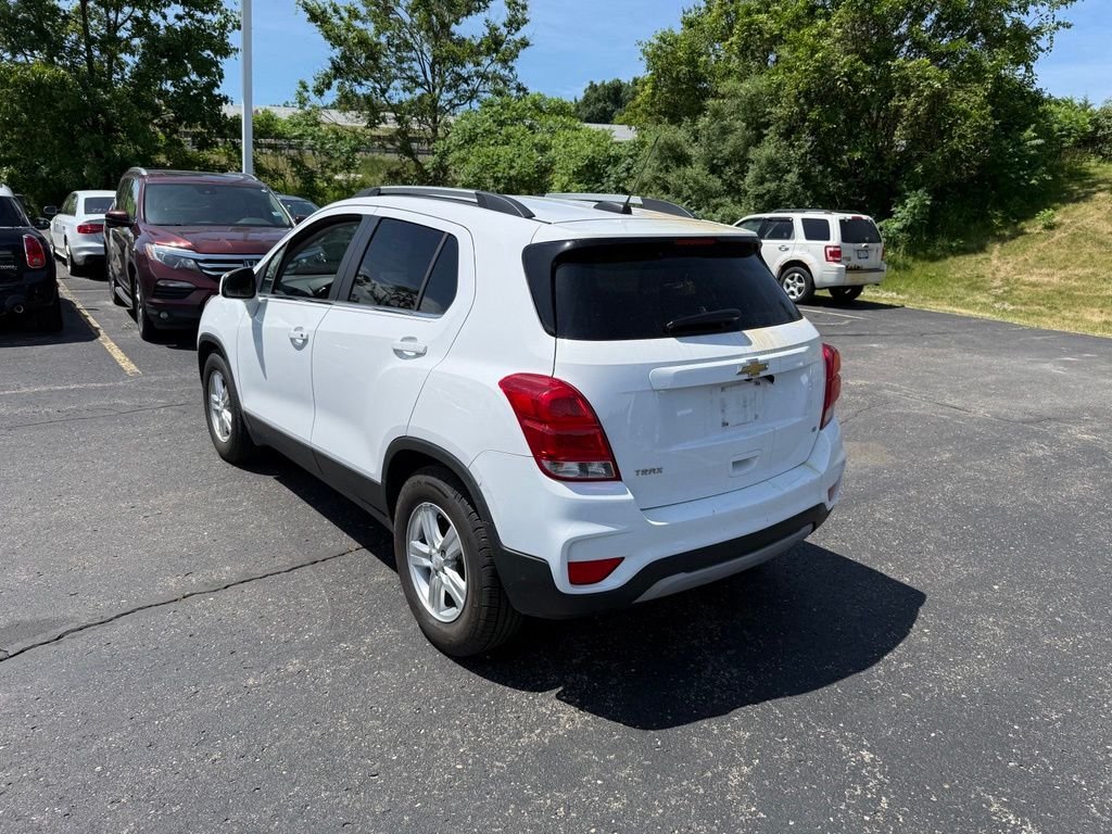 Used 2018 Summit White Chevrolet LT image 2