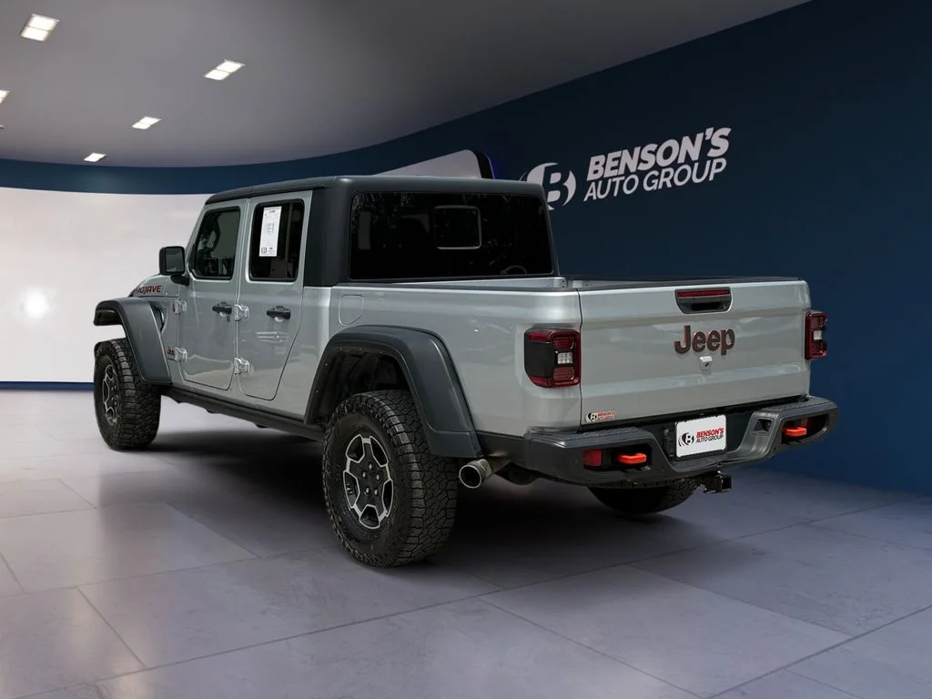 Used 2023 Silver Jeep Mojave image 3