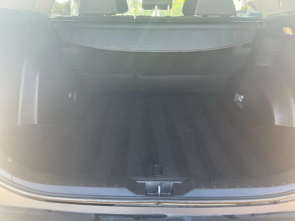 Used 2025 SILVER SKY METALLIC Toyota XLE image 17