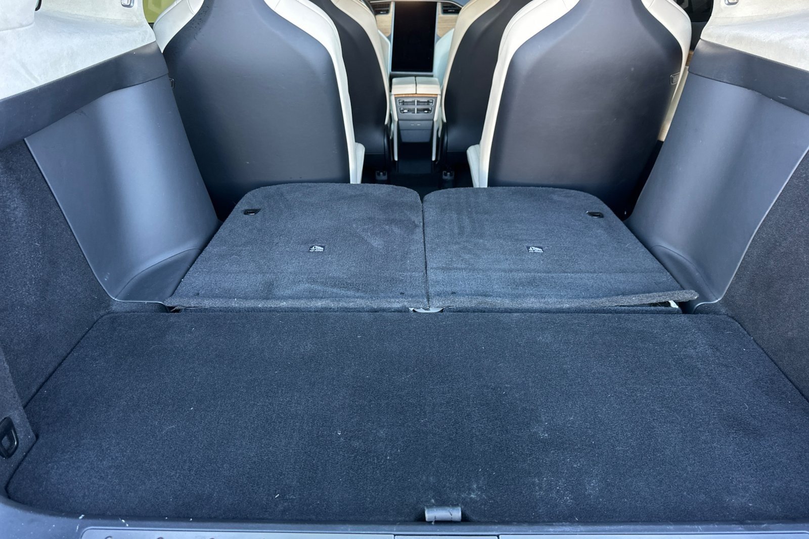 Used 2019 Solid Black Tesla Performance w/ Ludicrous image 15