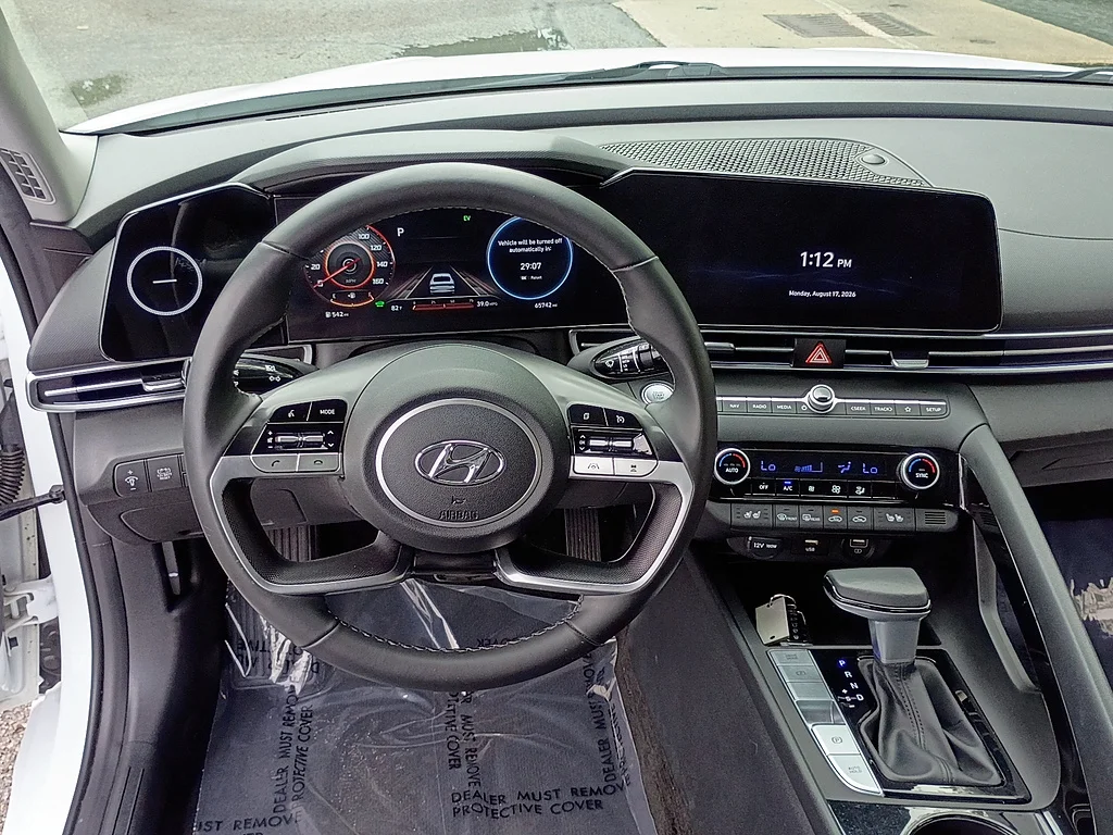 Used 2022 Ceramic White Hyundai Limited image 12