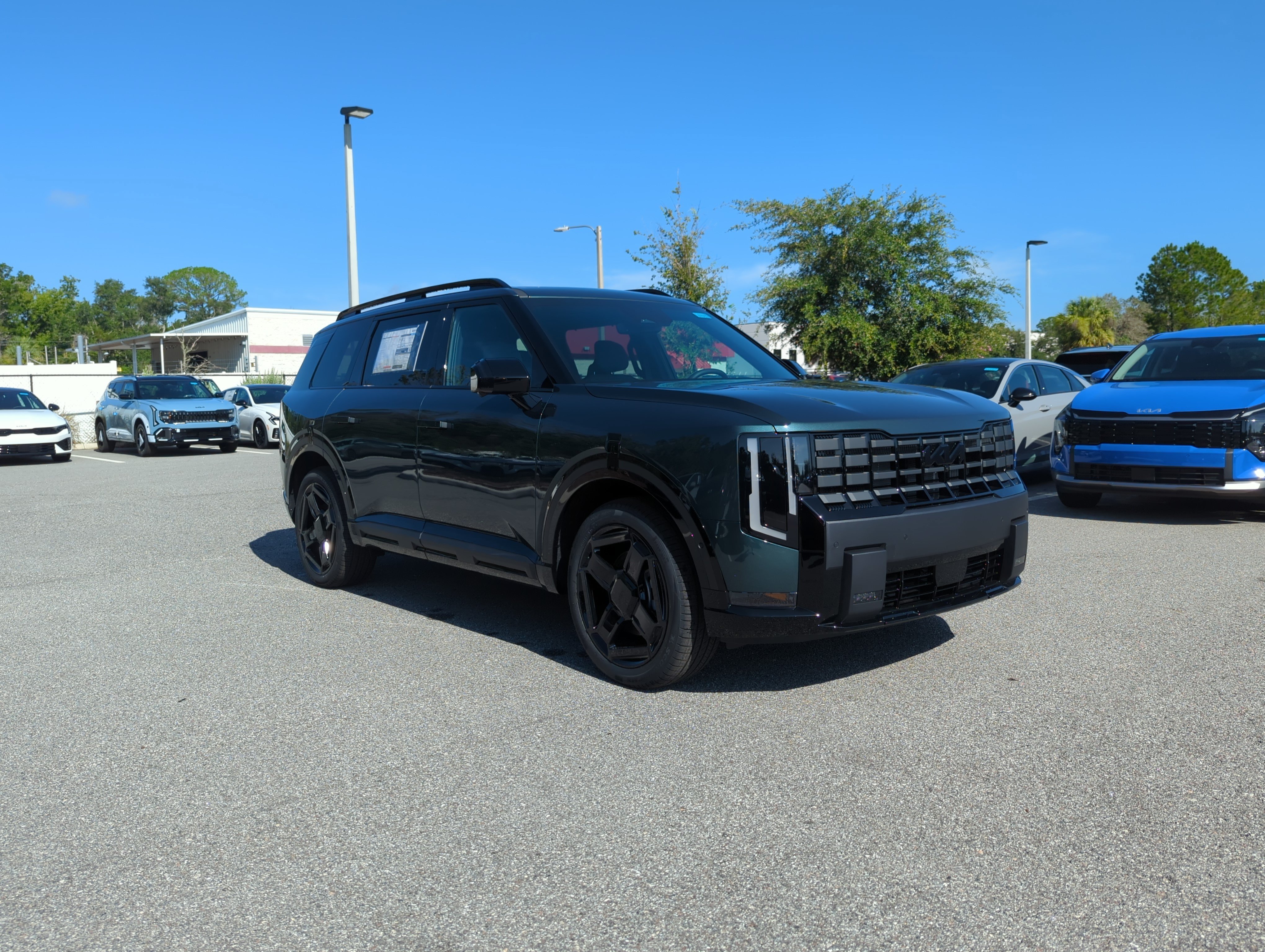 New 2027 Black Jade Green Kia X-Line SX image 2