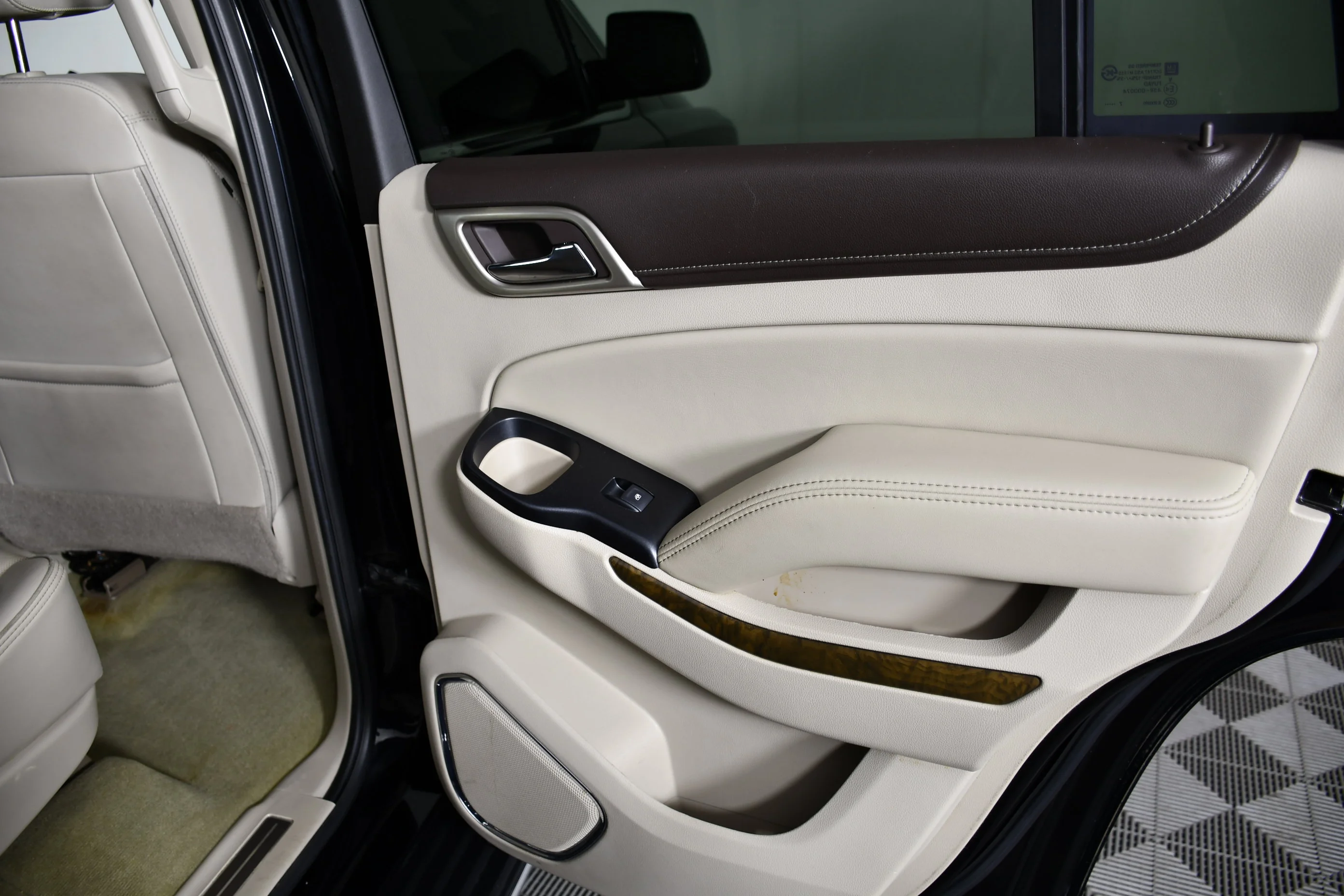 Used 2018 Onyx Black GMC Denali image 46