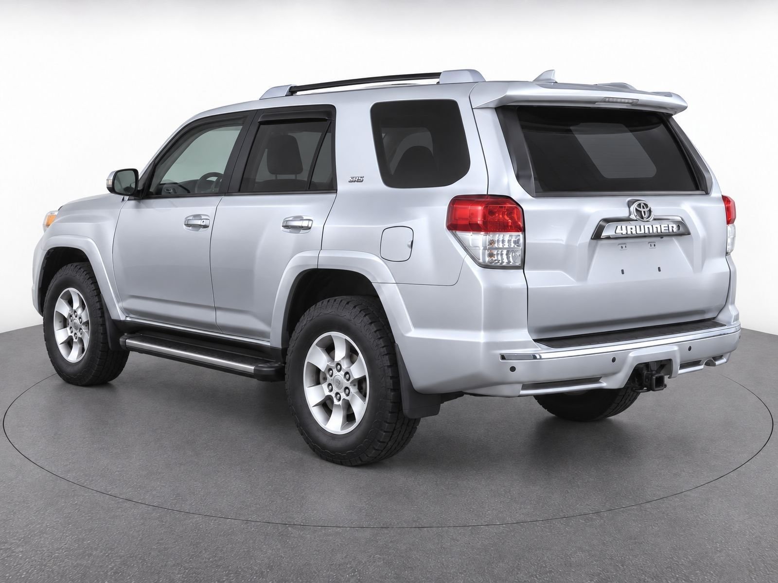 Used 2013 Classic Silver Metallic Toyota SR5 image 4