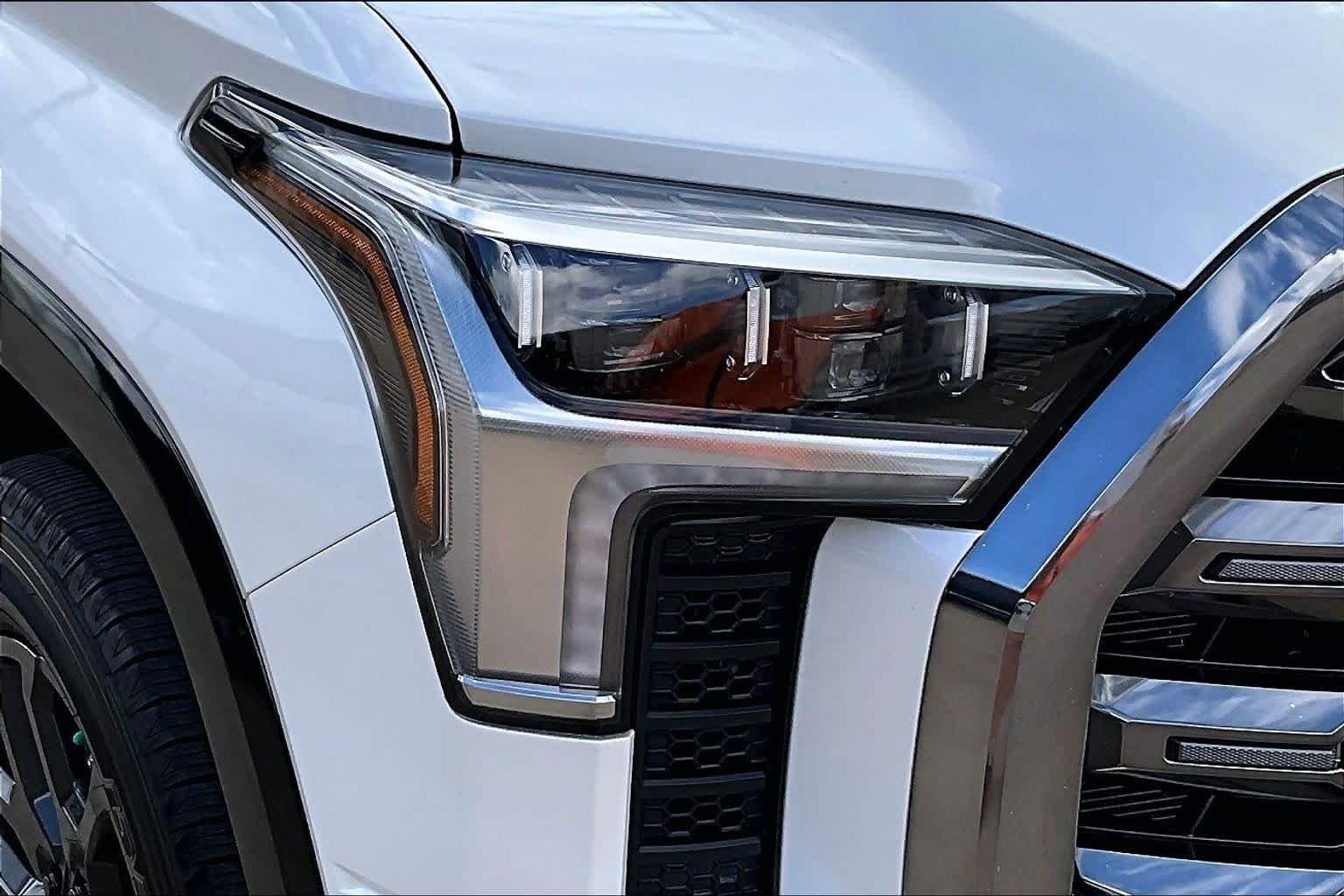 Used 2024 Wind Chill Pearl Toyota Platinum Hybrid image 27