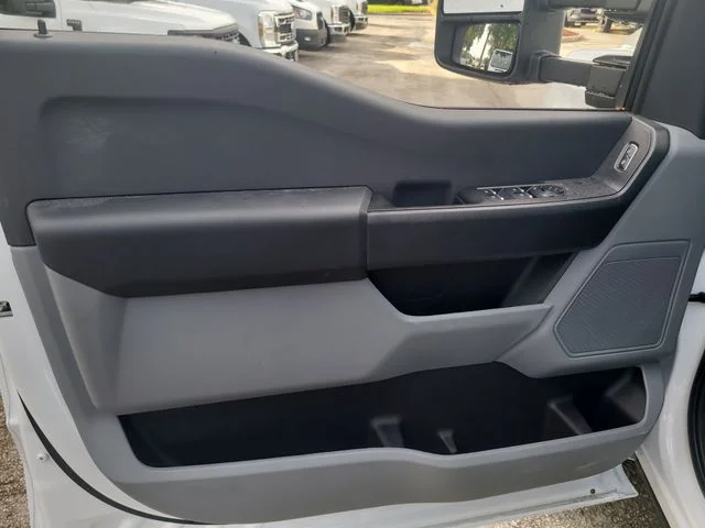 New 2026 Oxford White Ford XL image 16