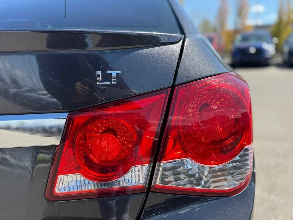 Used 2015 Tungsten Metallic Chevrolet LT image 39