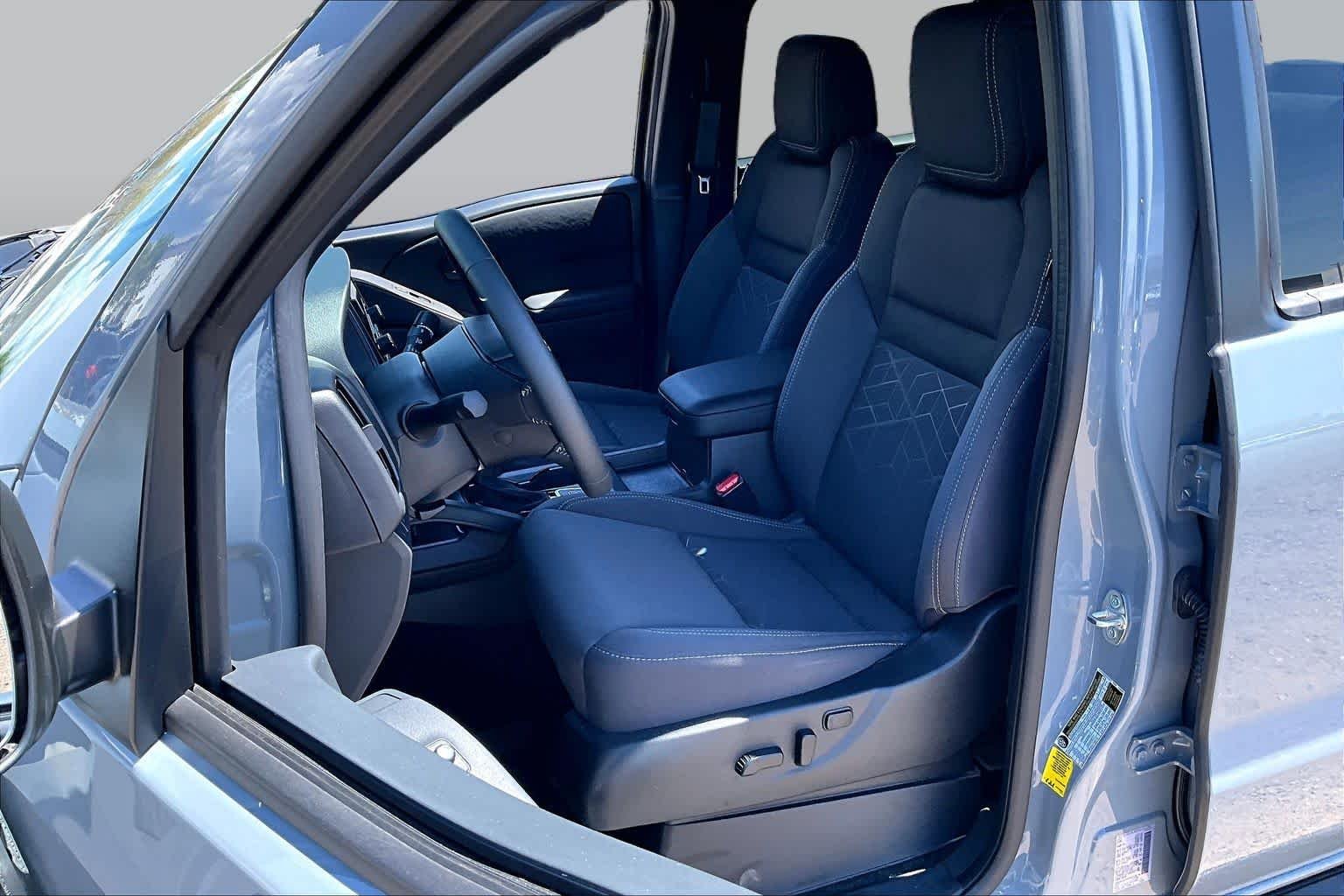 Used 2026 Boulder Gray Pearl Nissan SV image 6