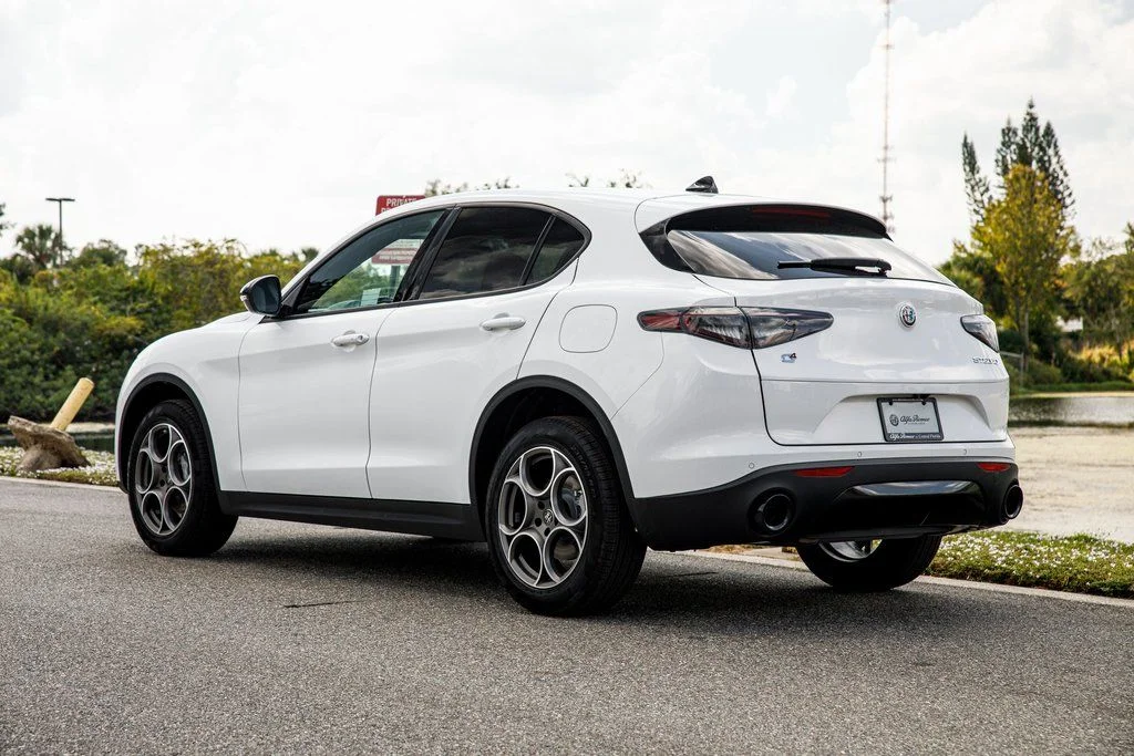 New 2025 White Alfa Romeo Base image 5