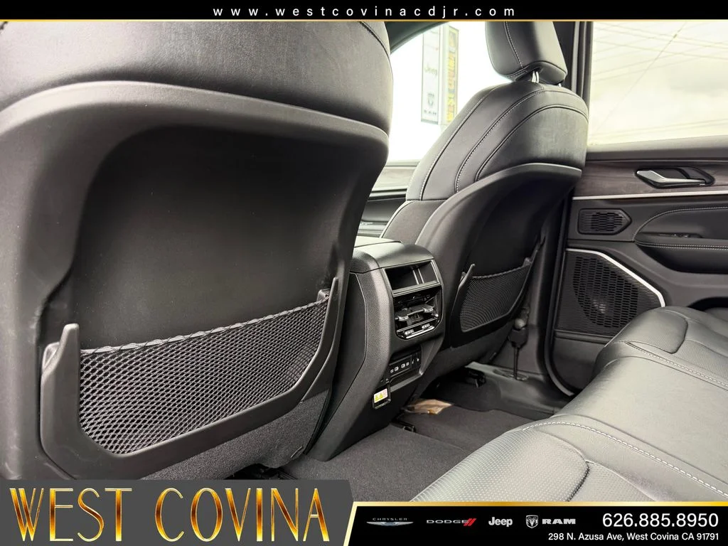 New 2026 Diamond Black Crystal Pearl-Coat Exterior Paint Jeep Limited Reserve image 28
