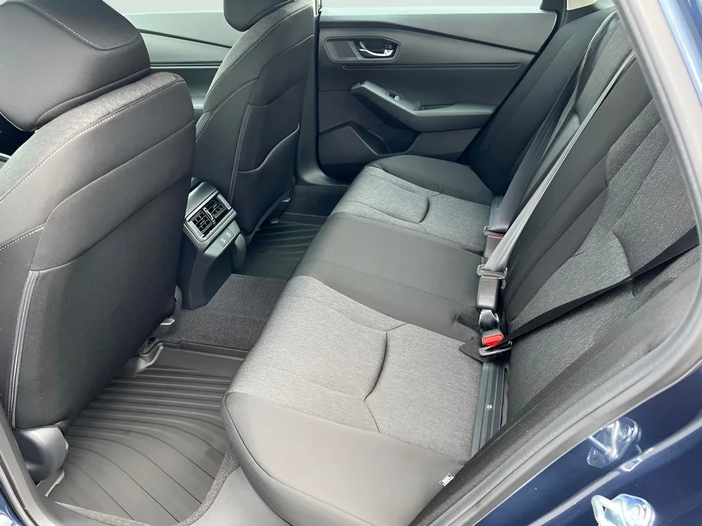 Used 2025 Blue Honda SE image 11