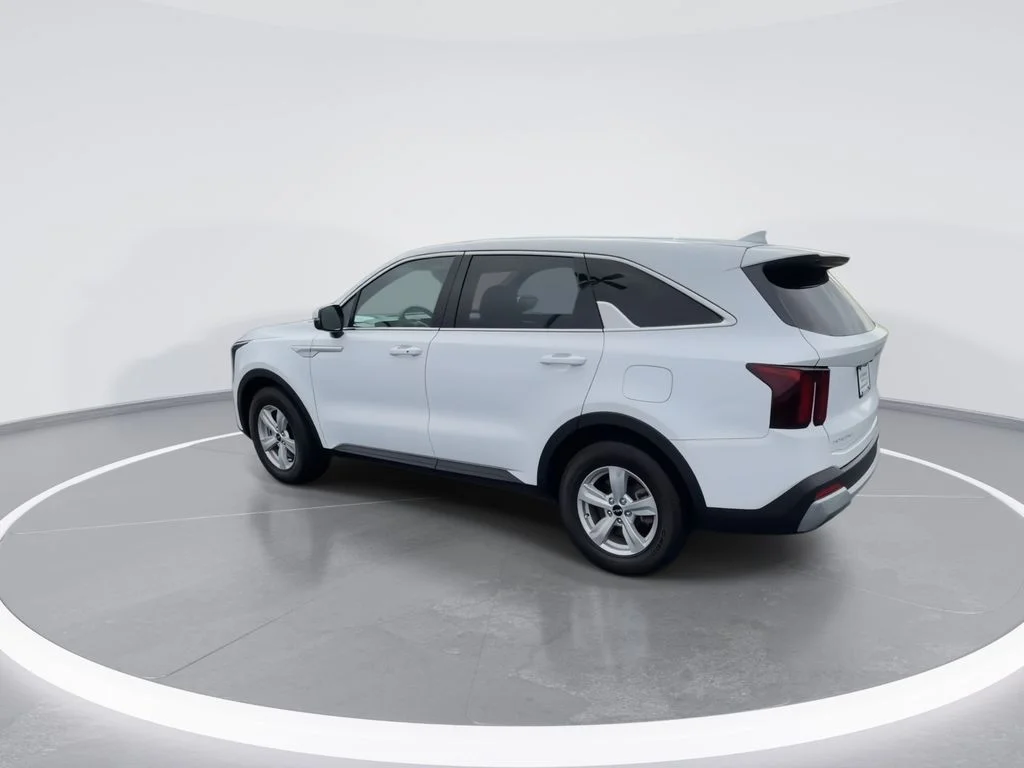 Used 2024 White Kia LX image 7