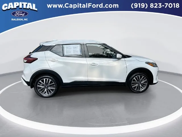 Used 2024 White Nissan SV image 9