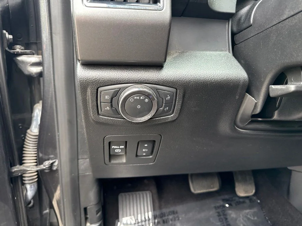 Used 2019 Gray Ford XLT image 20