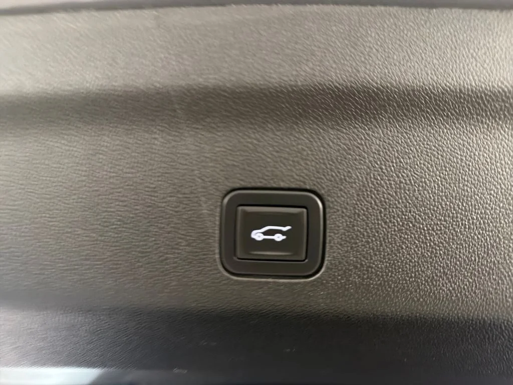 Used 2021 Gray GMC SLT image 10