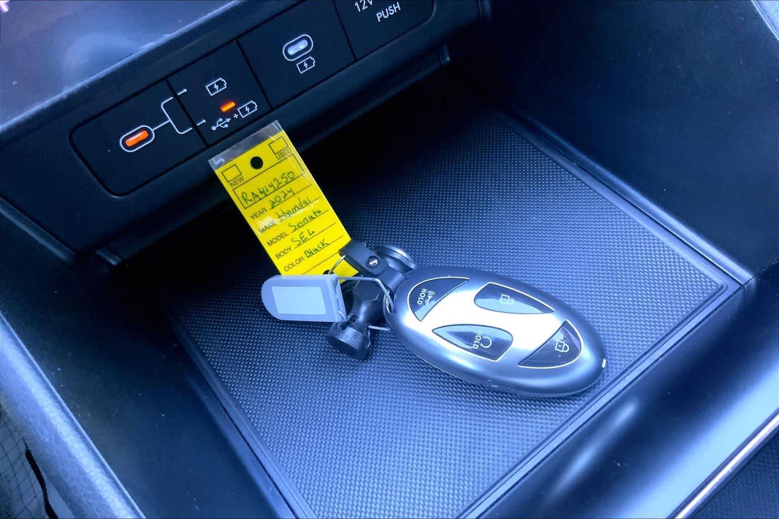 Used 2024 Onyx Black Hyundai SEL image 13