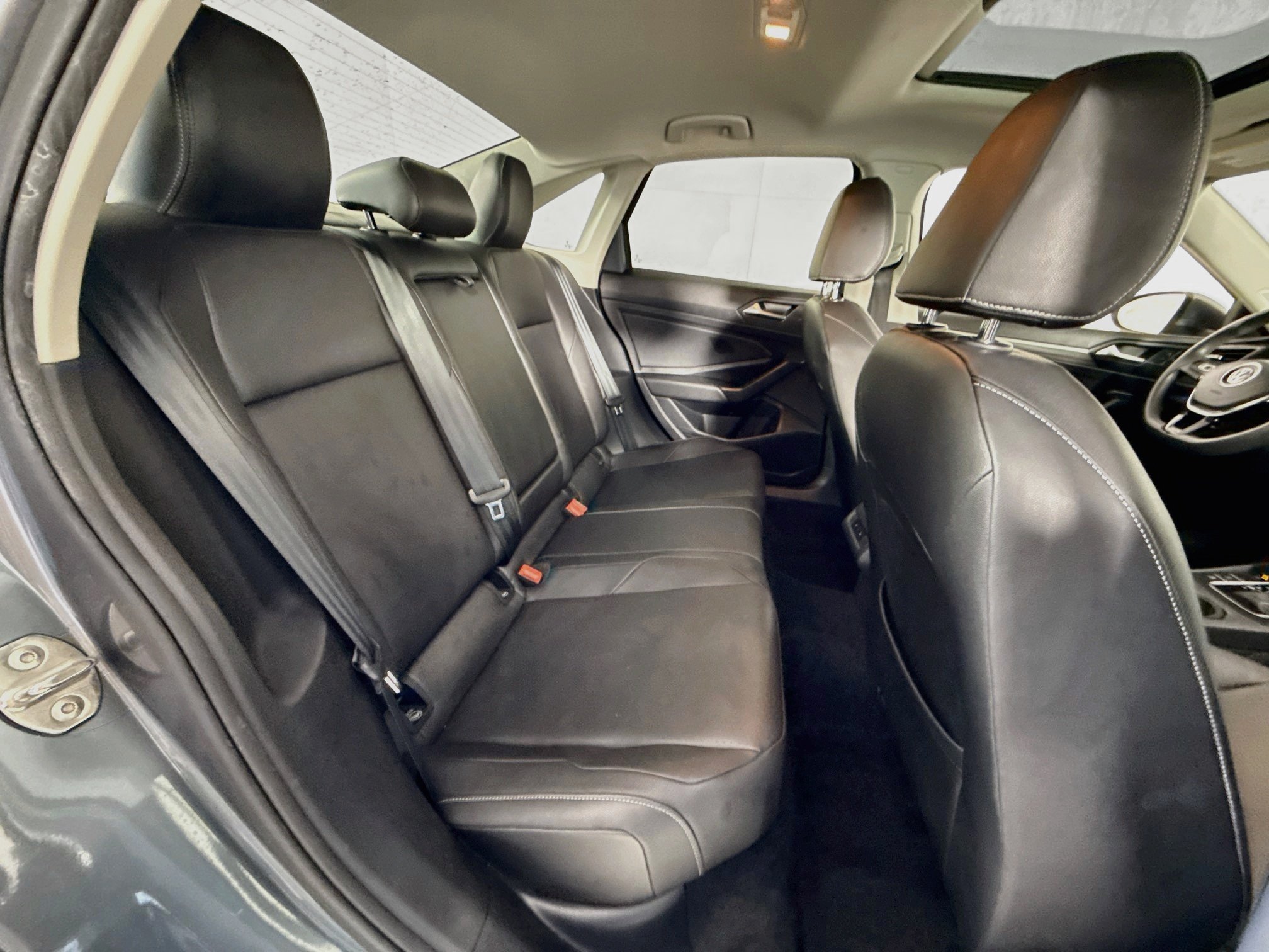 Used 2020 Platinum Gray Metallic Volkswagen SEL image 29