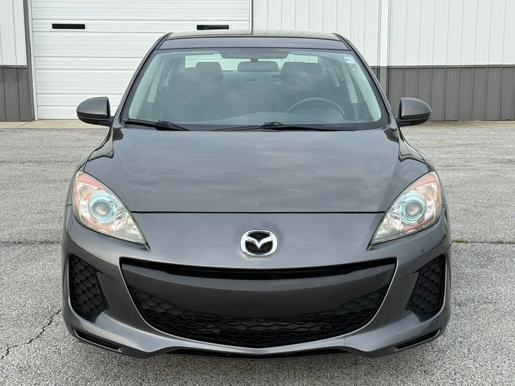 Used 2013  Mazda i Touring image 2
