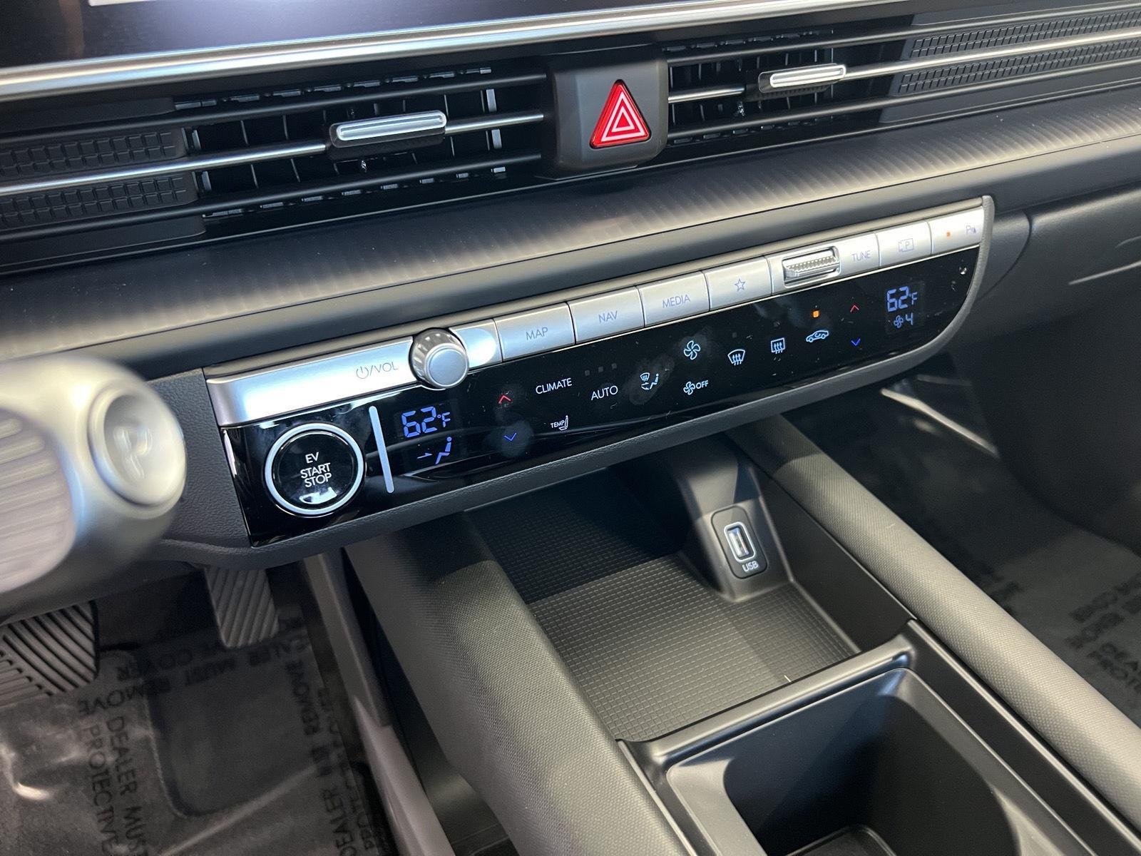 2025 Hyundai IONIQ 6 SE - Photo 17
