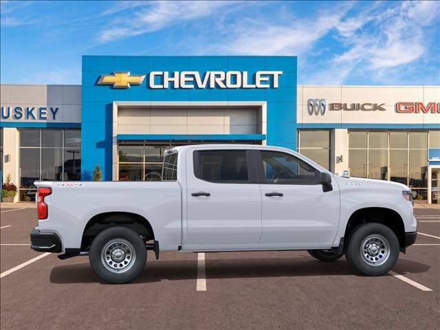New 2026 Summit White Chevrolet WT image 5