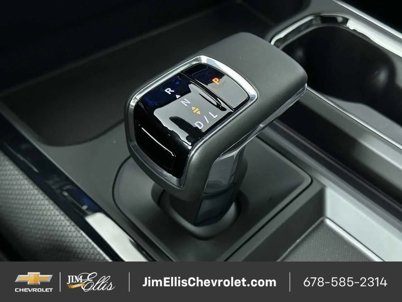 New 2026 Summit White Chevrolet ZR2 image 32