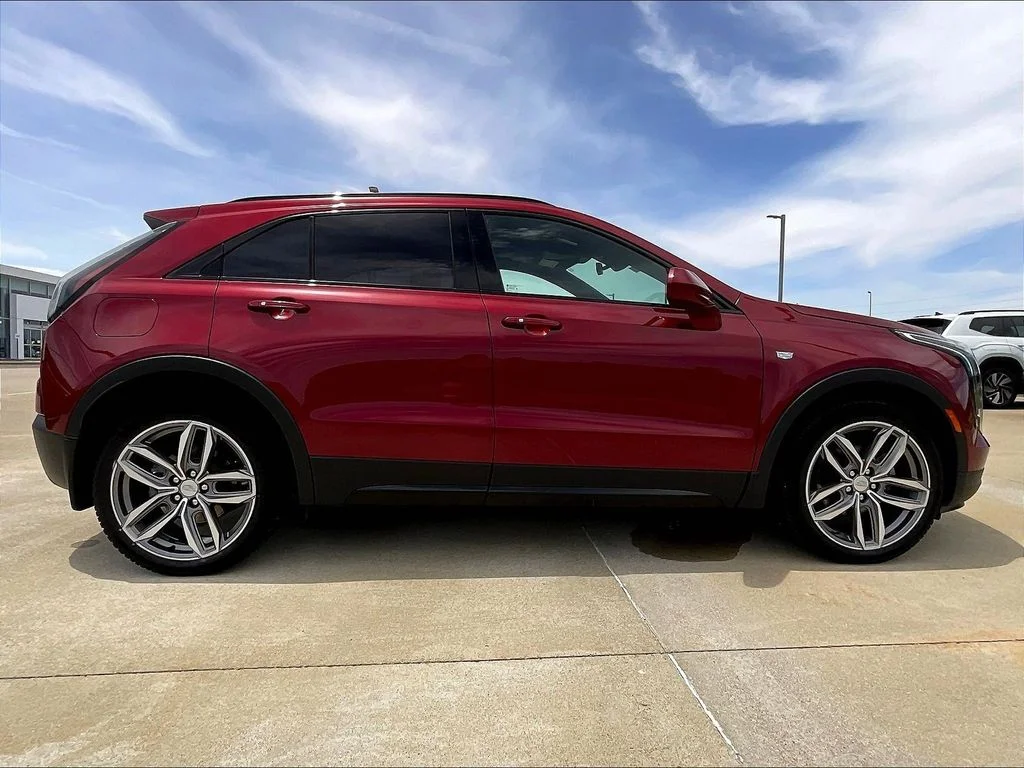 Used 2019 Red Cadillac Sport image 4