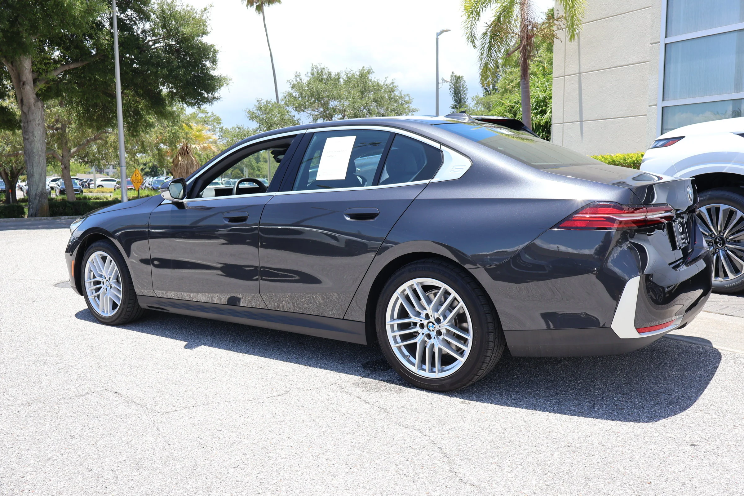 Used 2025 Dark Graphite Metallic BMW 530i image 7